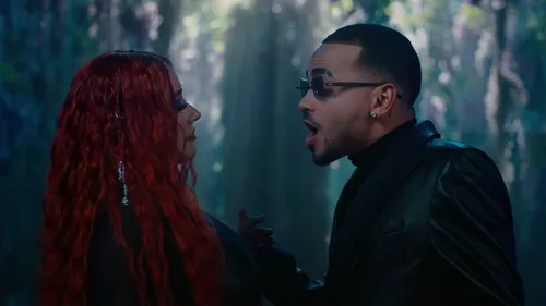 Christina Aguilera, Ozuna - Santo